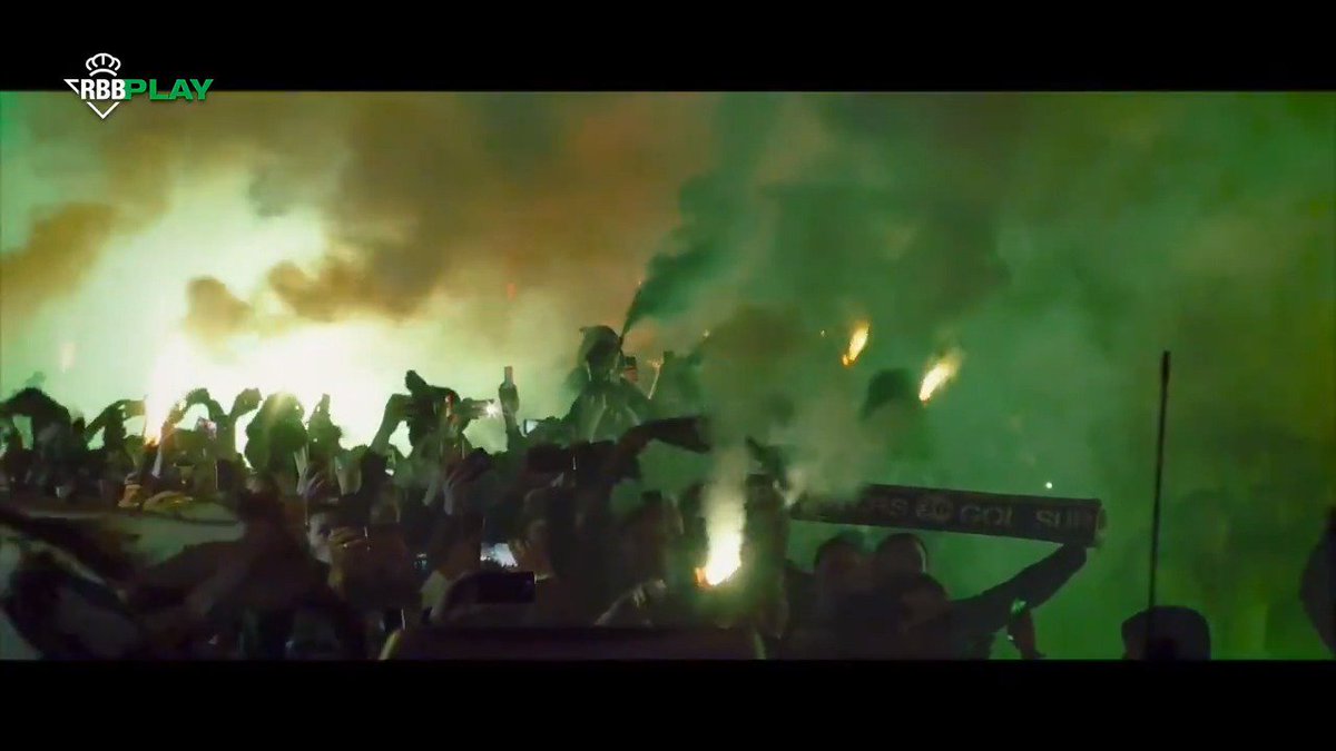 Que no se os olvide nunca, pudimos escoger entre el rojo y el verde y la mayoría escogimos al Betis. La mejor decisión de nuestras vidas. Si me das a elegir, me quedo contigo. Una y mil veces.