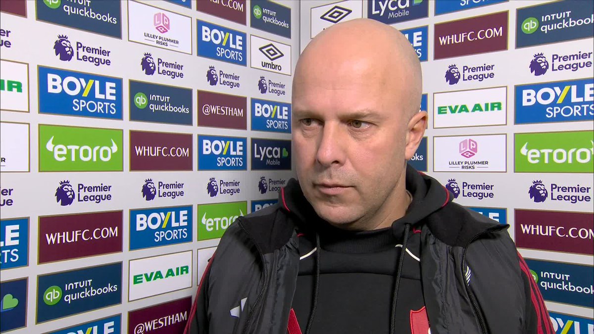 🗣️ "I have many good players and today, I chose a different line-up" Arne Slot on why he's dropped Mo Salah to the Liverpool bench 😯