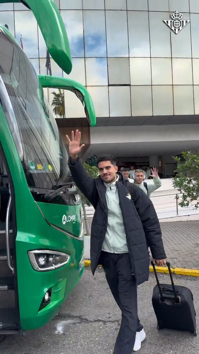 A esto se le llama llevar al equipo en volandas 💪🤩 #ElGranDerbi