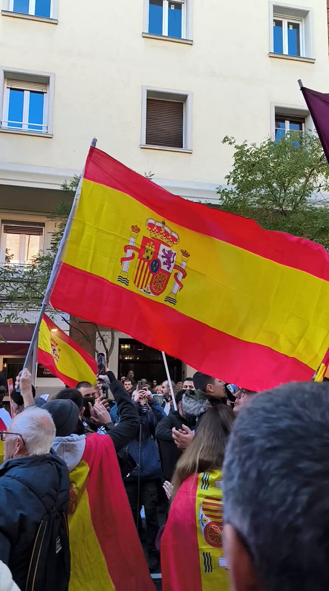 Un mensaje muy claro para el gobierno, cobardes y traidores. ¡España vive! ❤️‍🔥🇪🇸