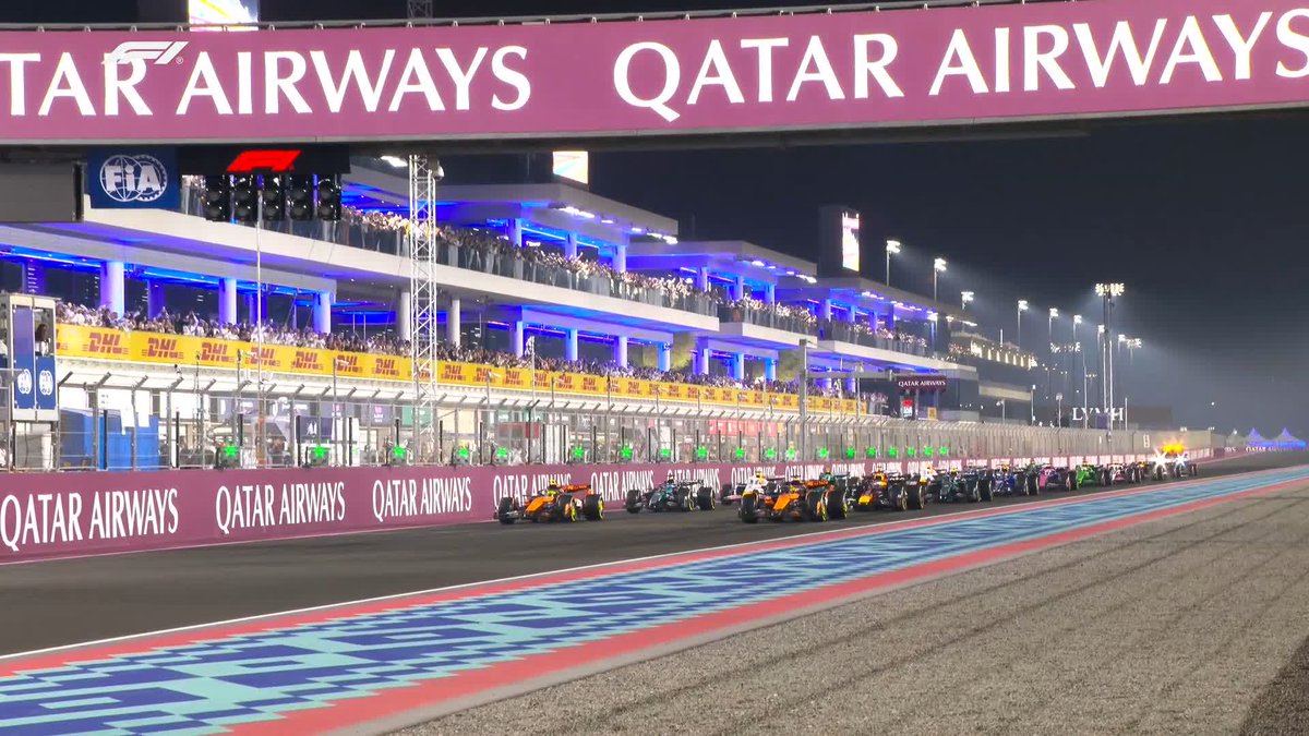 Verstappen and Norris side-by-side into Turn1! Watch the race start 🎥 #F1 #QatarGP