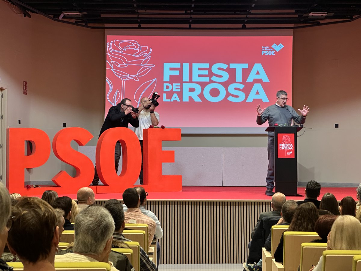 Hoy el PP vuelve a la calle pero cada vez en plazas más pequeñas. Es la prueba de su desesperación. Si Alberto Núñez Feijóo está tan seguro de lo que necesita este país, ¿por qué no presenta una moción de censura y explica su proyecto? ➡️ Porque no tiene ninguno. Solo insultos y bloqueo.
