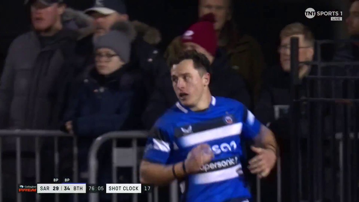The turnaround is complete! It's Max Ojomoh causing damage off the bench as Arundell scores his second to give Bath Rugby a slender advantage 🍿