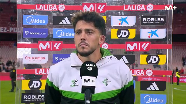 Está en uno de los mejores momentos de su carrera, ha sido el mejor jugador del derbi y da gusto escucharle. ✨ Pablo Fornals, con Sergio Sánchez. #LALIGAEASPORTS #LaCasaDelFútbol