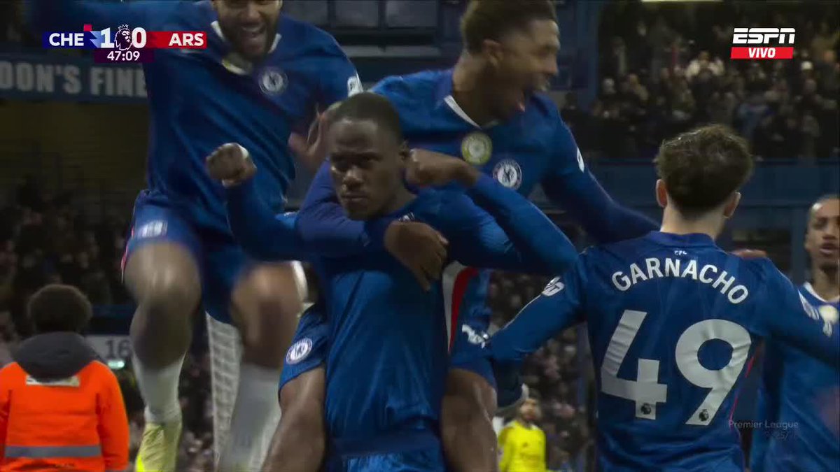 🤯🏴󠁧󠁢󠁥󠁮󠁧󠁿 CHELSEA LE GANA 1-0 AL ARSENAL CON UN JUGADOR MENOS Y QUEDA A TRES PUNTOS DE LA CIMA DE LA PREMIER LEAGUE.