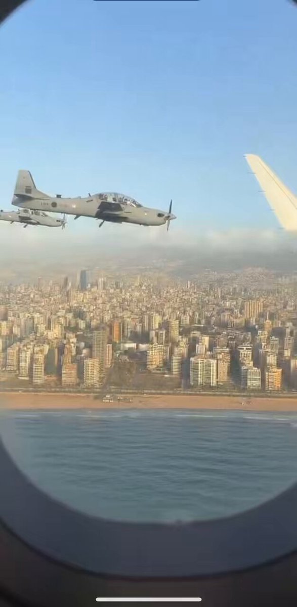 الطائرة البابوية تلقّت مرافقة خاصة من قبل الجيش اللبناني