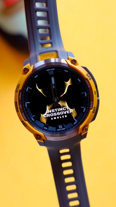 A look at Instinct Crossover AMOLED Bronze/Sunburst in action.