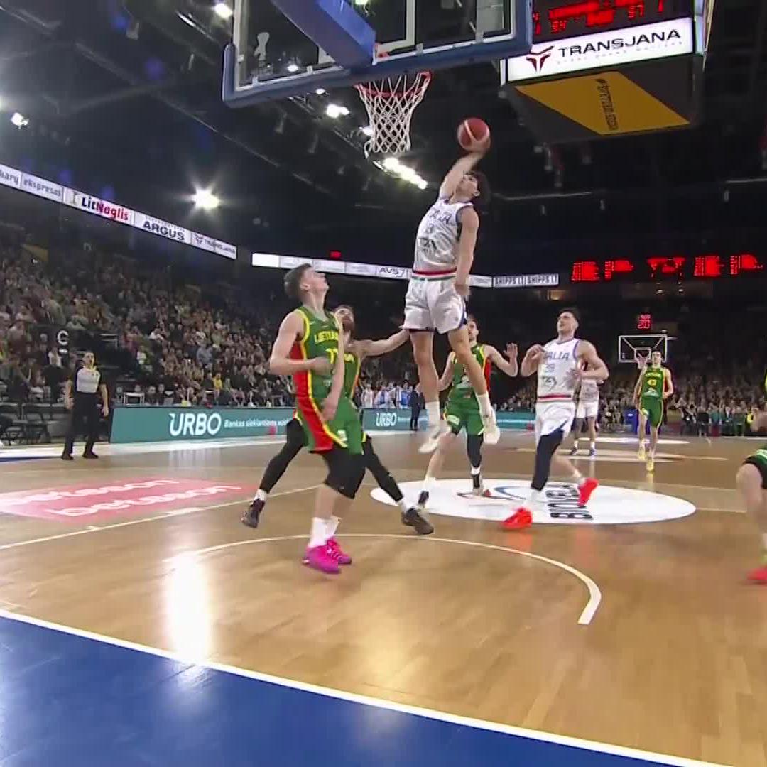 THIS IS SHOWTIME BASKETBALL. 😫 #FIBAWC | #StepItUp