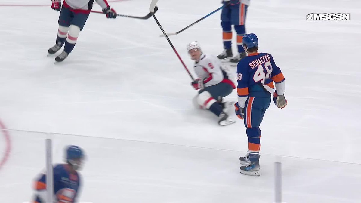Schaef went full RB + LB on Leonard 🎮😂
