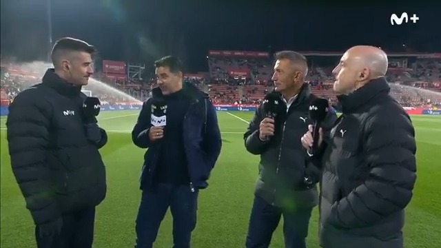 𝓤𝓷𝓪 𝓬𝓱𝓪𝓻𝓵𝓪 𝓭𝓮 𝓯𝓾́𝓽𝓫𝓸𝓵 👨🏫 Alvaro Benito Villar pregunta. ⚽️ Míchel responde con las claves para intentar hacer daño al Real Madrid. #LaCasaDelFútbol #LALIGAEASPORTS