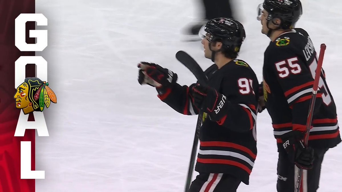 A Bertuzzi tip and the Chicago Blackhawks are on the board! 🚨