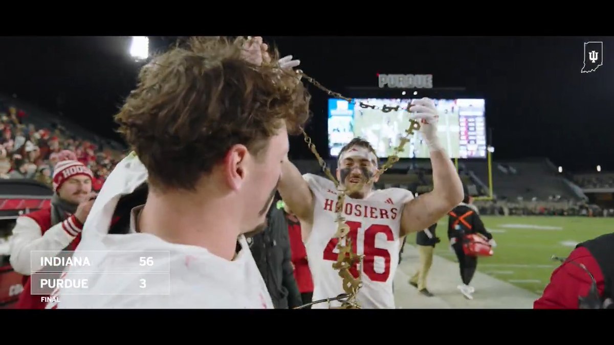 🗣️ Bucket, baby. A dominant win to conclude an undefeated regular season. 🎥