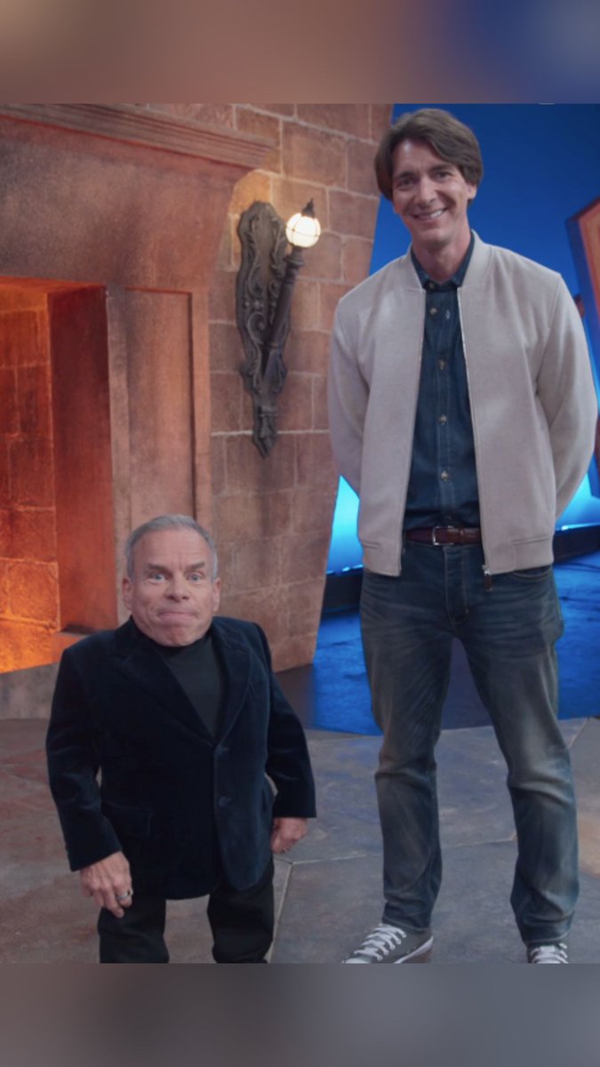 .@warwickadavis is back for Season 2 of #WizardsOfBaking! 🙌 Hear from this Hogwarts legend about returning to these iconic sets! #WizardsOfBaking > Tonight @ 8|7c