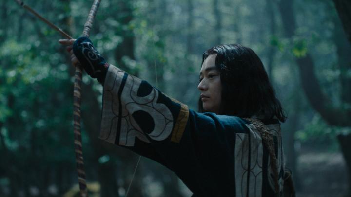 アイヌの弓使い・カムイコチャ。 〈蠱毒〉において、愁二郎たちは彼の敵のはず。 窮地を救ったのはなぜ? #イクサガミ