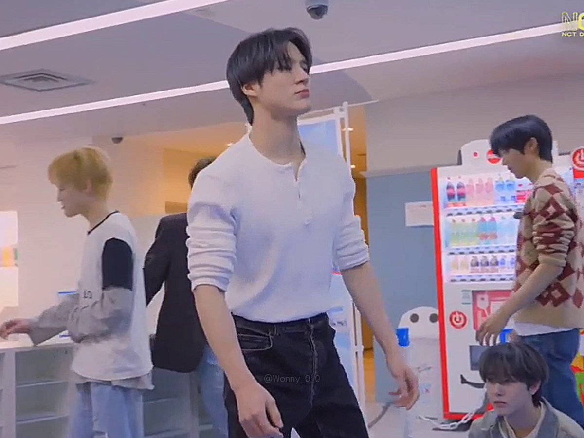 WOAH LEE JENO.....