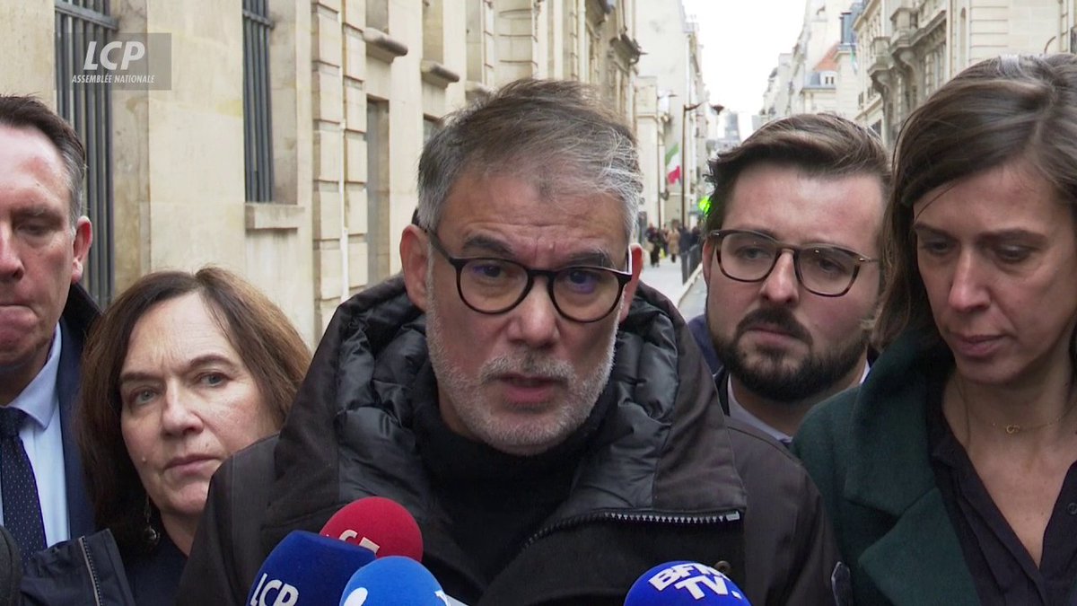 #PLFSS : "Nous avons fait le tour d'horizon, ligne par ligne, avec le gouvernement. Nous pouvons dire que nous progressons. Nous sommes dans une approche qui peut permettre d'aboutir à un compromis, nous n'en sommes pas encore là", déclare Olivier Faure (PS) devant Matignon.