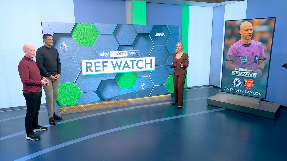 🗣️ "Gyokeres is entitled to go for that ball as it's loose" 🗣️ "I don't even think it's a yellow card!" The Ref Watch crew agree that Viktor Gyokeres' clash with Robert Sanchez didn't warrant a red card 🎙️
