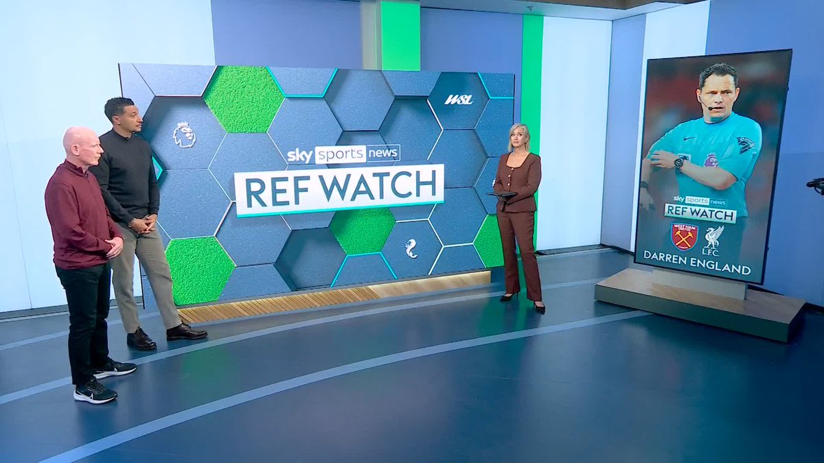 "He shouldn't get the chance to retake something he performed badly!" 😯 Dermot Gallagher and Jay Bothroyd disagree on whether you should be allowed to retake a penalty when you've touched the ball twice ⬇️