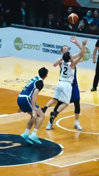 That's 167cm vs 211cm at the rim, by the way ๐ #FIBAWC x #ใฎใขใใใใๆฅๆฌ | #ๆฅๆฌไธไธธ