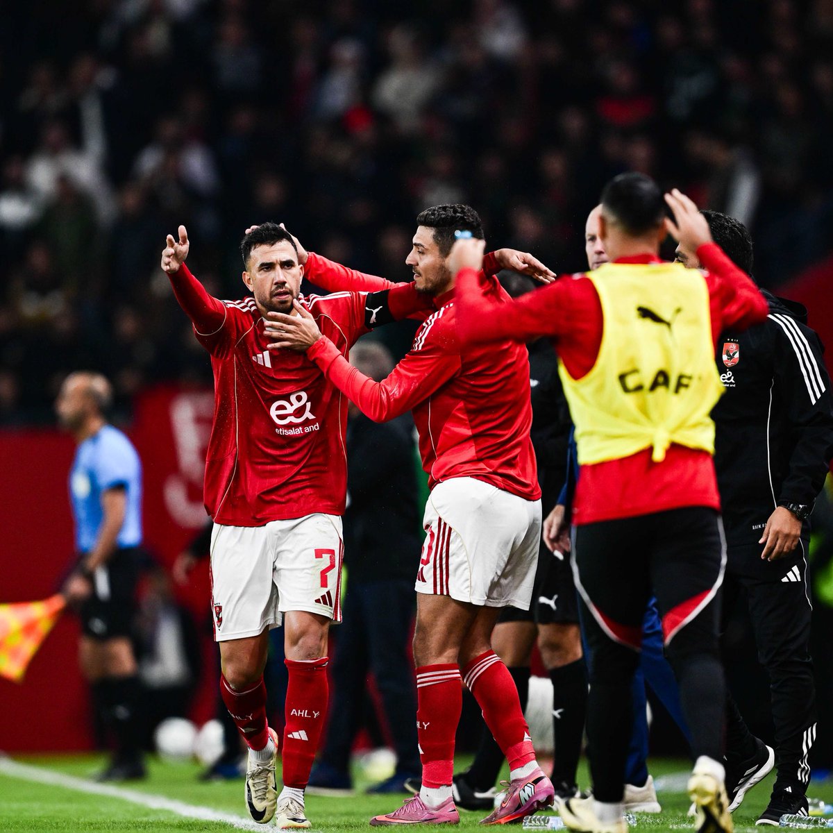 جملة رائعة بين لاعبي الأهلي تنتهي بـ الهدف الأفضل عن طريق تريزيجيه 🇪🇬🦅 #TotalEnergiesCAFCL | 1xBet MENA