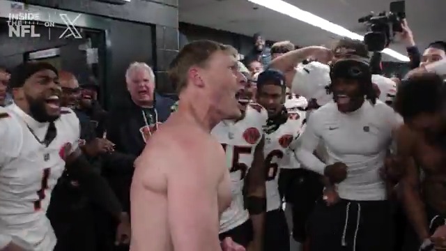 "The city of Chicago is hungry... FOR SOME HOT DOGS." 🗣️ Every second of Ben Johnson's victory speech is incredible. Inside the NFL Week 13 Mic'd Up on X