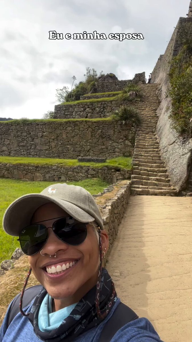 🚨VEJA: Irmã de Juliana Marins, jovem que morreu em um acidente no vulcão, realiza o sonho dela de viajar para o Peru.