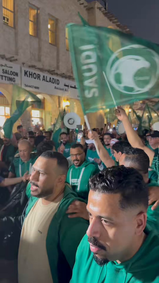🚨🚨🚨🚨🚨🚨🚨🚨🚨🚨🚨🚨 الجماهير السعودية تشعل الأجواء في سوق واقف 💚