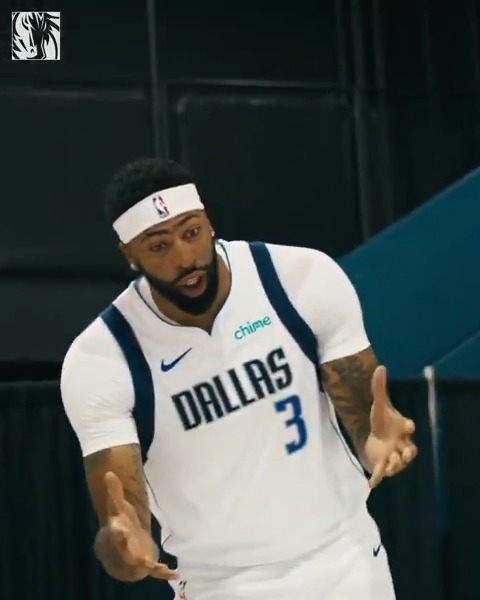 “You know yall (Kentucky) ain’t been sh*t since you been there” Kyrie to Anthony Davis. He ain’t wrong tho 🤣🤣