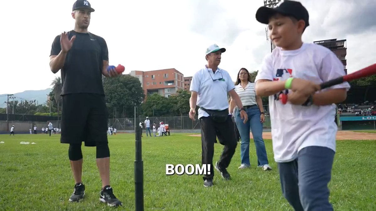 Hitting tips from a pro 😤 Giancarlo Stanton visited Play Ball Colombia! 🇨🇴