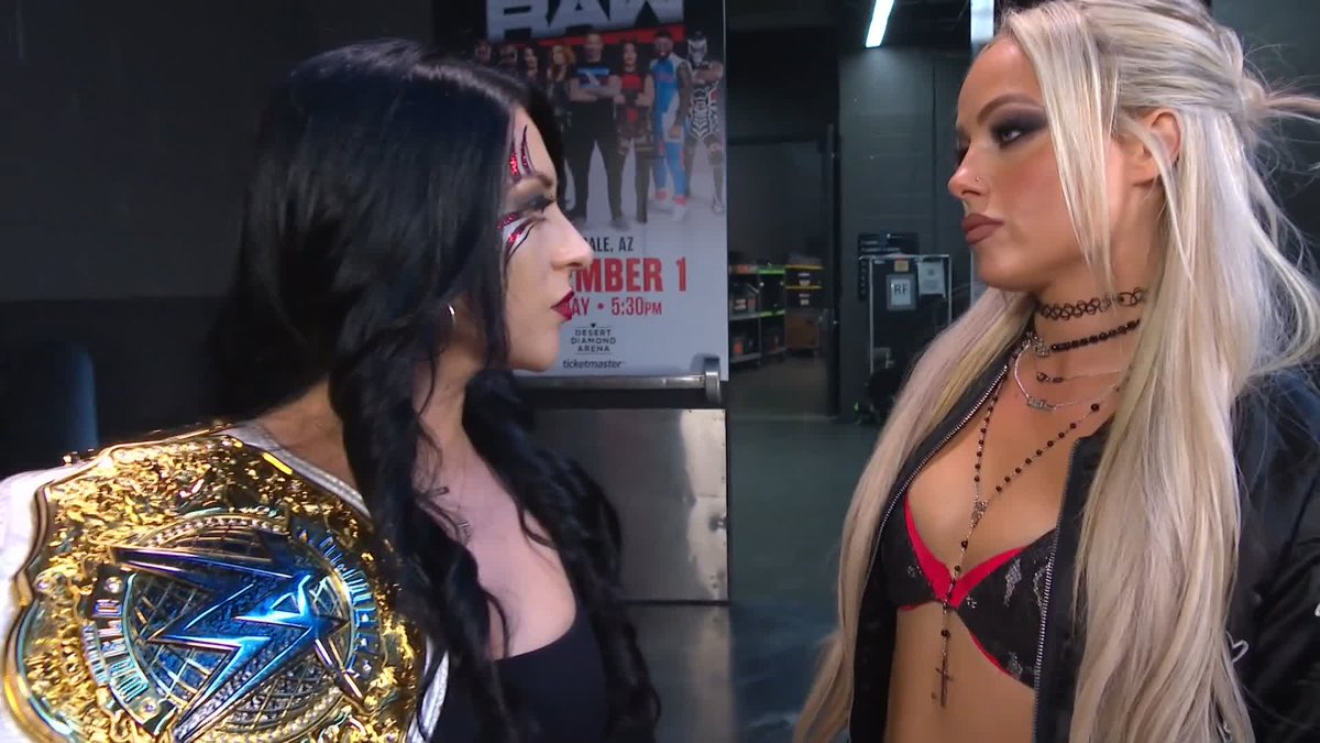STEPHANIE VAQUER ๐ LIV MORGAN