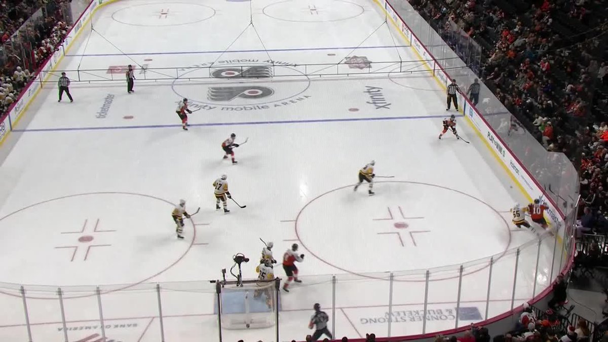 That's an elite stretch pass by Parker Wotherspoon to spring Kevin Hayes 🍎