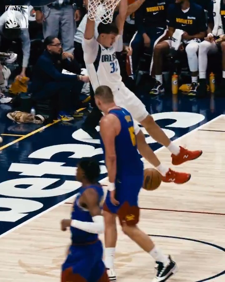 Ryan 🤝 Coop 📺 : KFAA