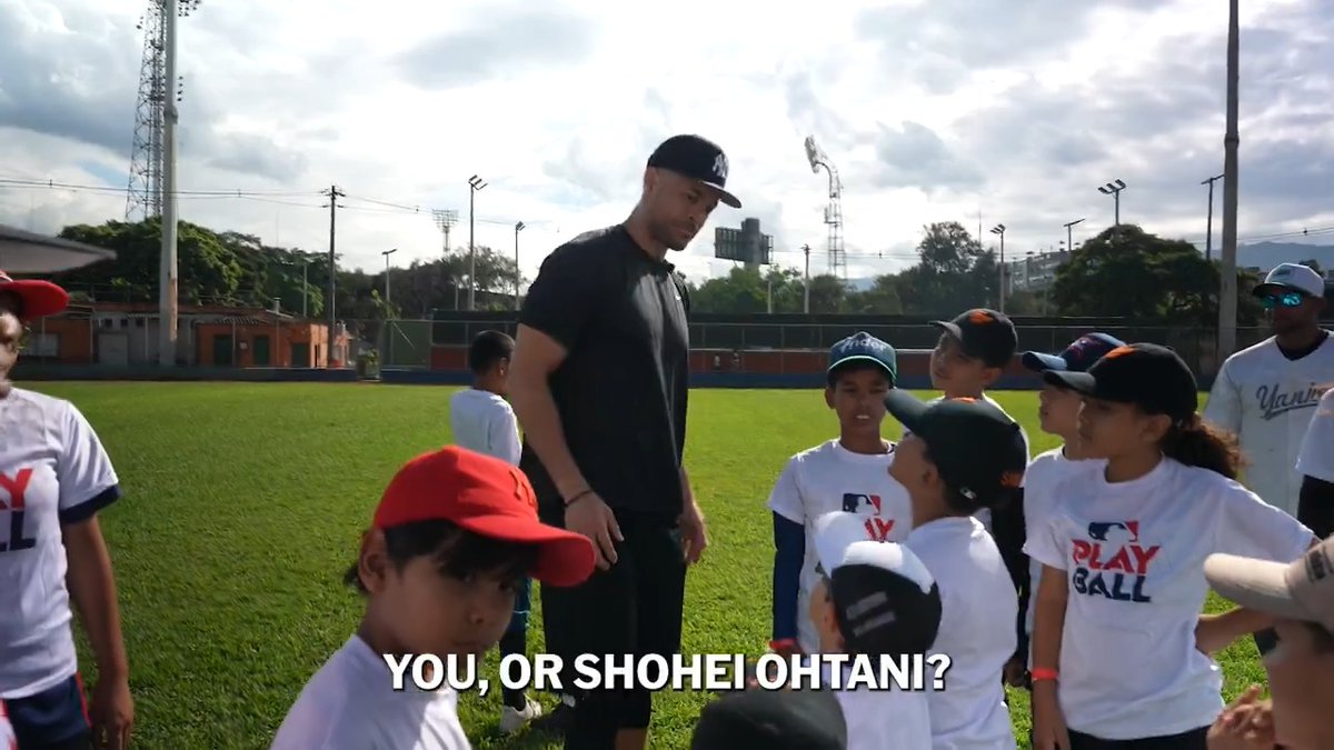 "You or Shohei Ohtani?" The kids at Play Ball Colombia put Giancarlo Stanton on the hot seat 😂