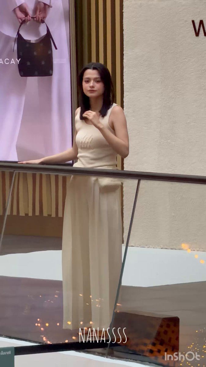 She couldn’t see, so came closer and closer and closer …. But still need her phone to see it 😂🤣 REBECCA ATTENDS WACAY #WacayHolidayScenexBecky