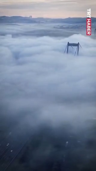 🌫 İstanbul Boğazı'nda sis manzarası…