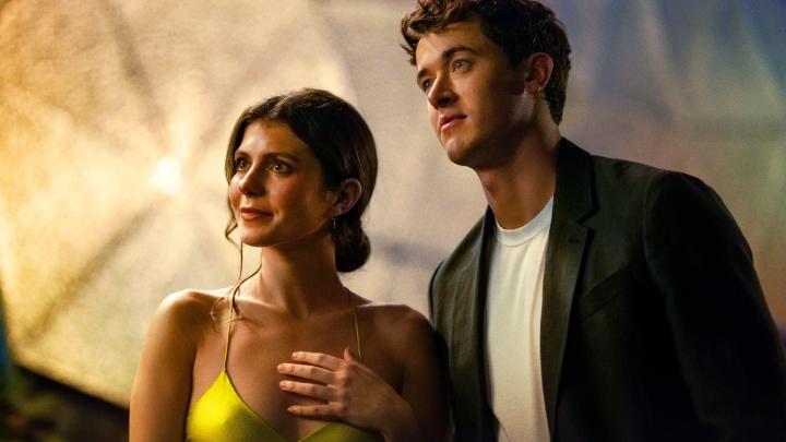 THE PEOPLE WE MEET ON VACATION TRAILER IS HERE 🚨 It’s not where you go, it’s who you’re meant to go with. People We Meet on Vacation premieres January 9. Starring Emily Bader and Tom Blyth. Based on the bestselling novel by Emily Henry.