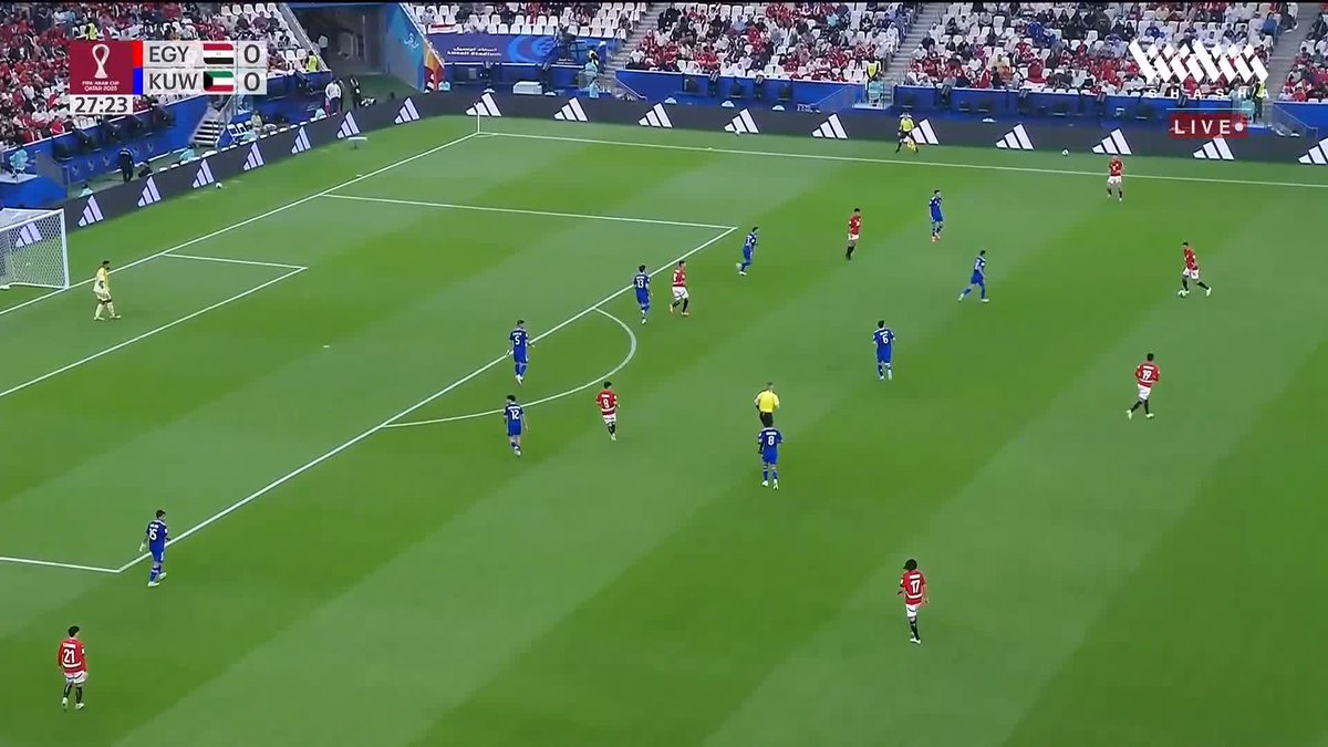 والله المنتخب بيلعب بشكل جميل جدًا؛ كرة قدم ممتعة ولكن يتبقى الهدف فقط
