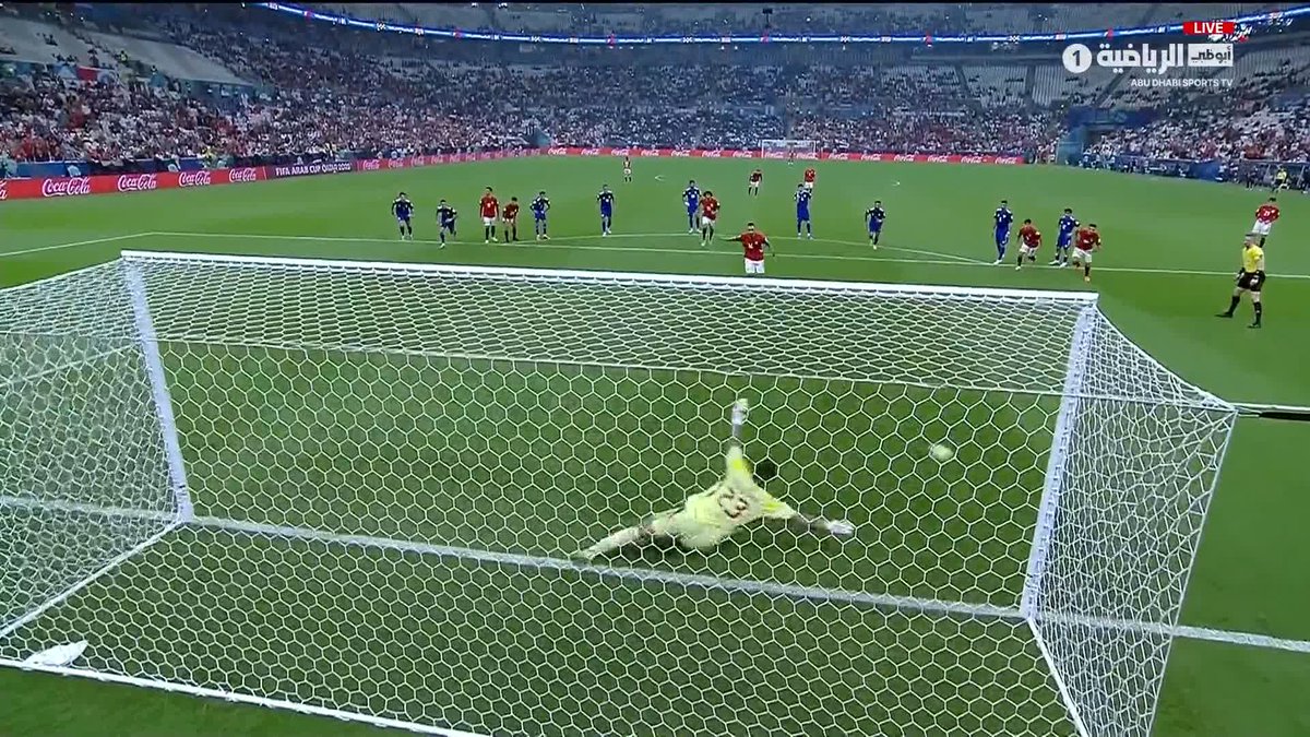 اللعب ضد الأزرق يسبب رهبة 👌🔥 لاعب مصر عمرو السولية يرتبك ويضيع ركلة جزاء بطريقة غريبة 😂🔥 #الكويت_مصر