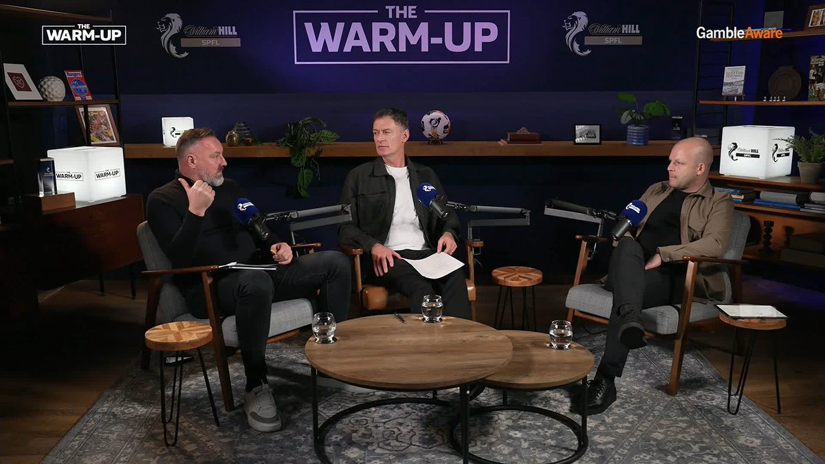 👀 "If you're Lawrence Shankland, would you downgrade?" Kris Boyd, Steven Naismith and Chris Sutton discuss Rangers' striker situation on The Warm-Up and question if Shankland would leave league leaders Hearts for Ibrox ⤵️