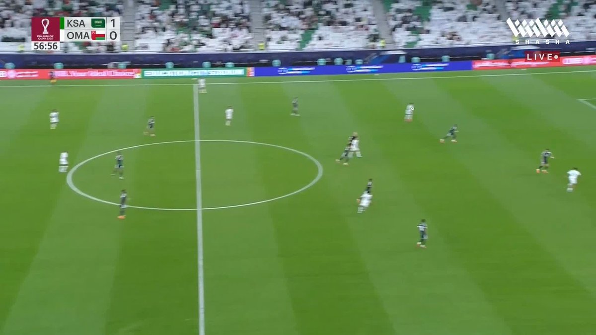 المنتخب العماني كاد أن يعادل النتيجة أمام نظيره السعودي في هذه اللقطة 👀 تابعوا المباراة وباقي المواجهات في #كأس_العرب_على_شاشا 🏆💫 شاهد الآن مجاناً وبدون تسجيل دخول 📺