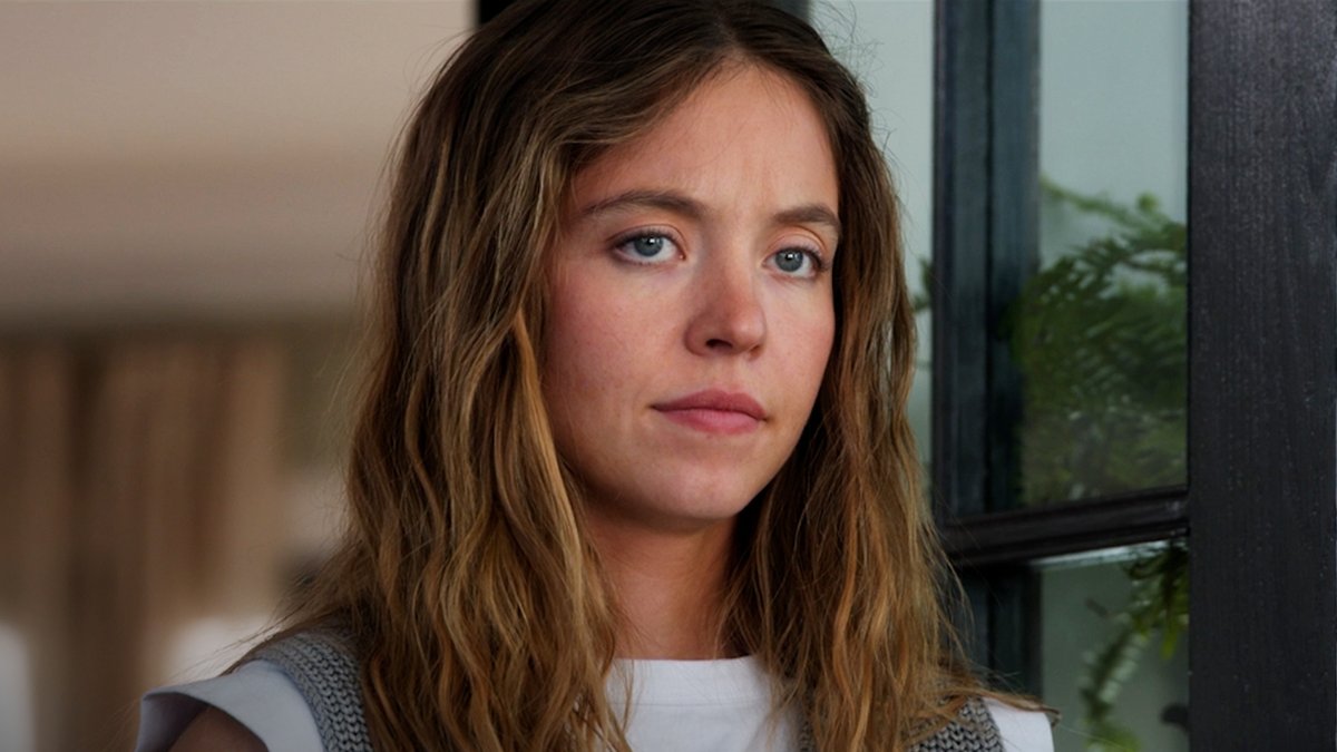 Sydney Sweeney and Amanda Seyfried star in this new clip from #TheHousemaid. In theaters December 19.