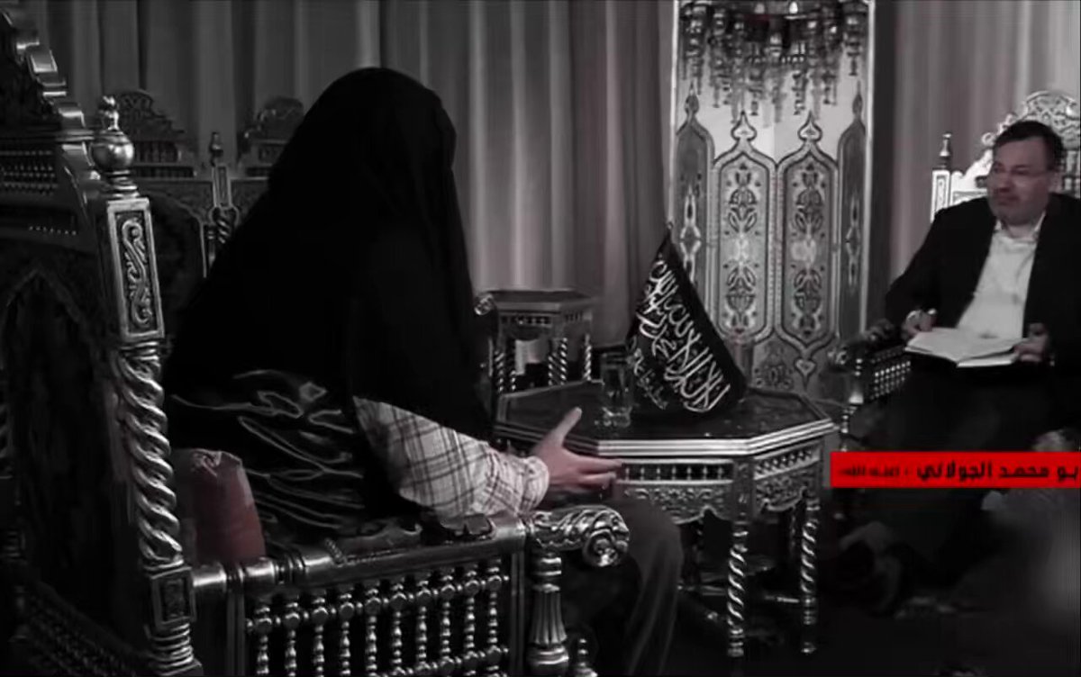 متقلّبٌ حسب الظروفِ فمؤمنٌ يوماً ويوماً كامْرٌ مْتزندِقُ لا يستقرّ على قرارٍ طبعُهُ ومتى استقرّ مدى الحياة الزِئبقُ