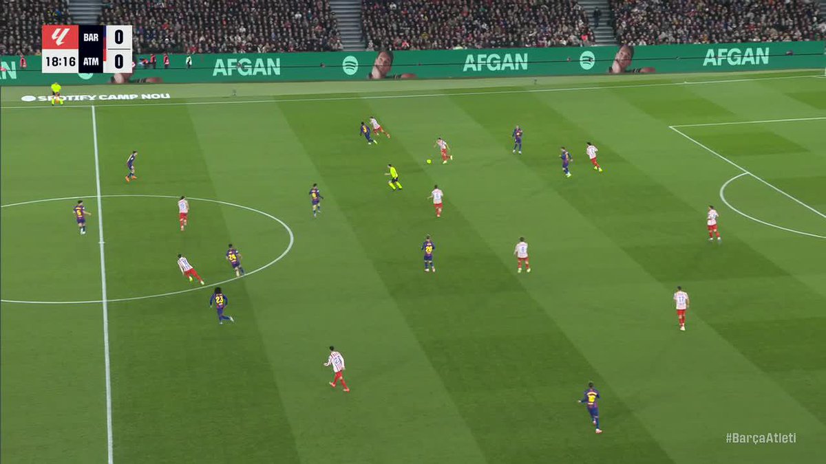 ÁLEX BAENA BEATS BARCA'S HIGH LINE AND OPENS THE SCORING FOR ATLETI!