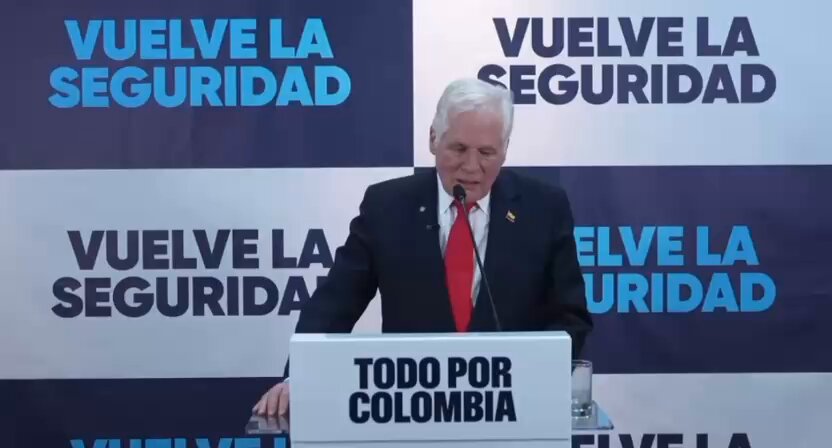 #EnDesarrollo "Voy a trabajar con quien quiera trabajar conmigo. Voy a tocar cada puerta si es necesario para hablar del legado de Miguel. Yo no manifesté mi intención de adherirme a la campaña de Abelardo. Si llegamos a que la adhesión tiene que ser con él, así se hará pero no he conversado con él", dijo Miguel Uribe Londoño sobre la polémica que terminó con su precandidatura a la presidencia por el Centro Democrático.