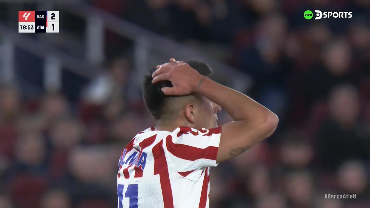 ERA EL GOL DEL CAMPEONATO Jugada increíble de Thiago Almada gambeteando rivales pero le faltó lo más importante: meterla adentro del arco.