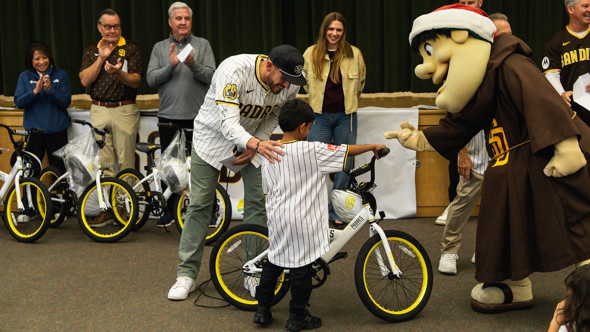 Holiday Giving has officially begun 💛