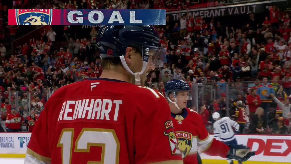 REINHART IN HIS 800TH GAME HAS A SHORTY TO CUT THE LEAD IN HALF 🚨🔥