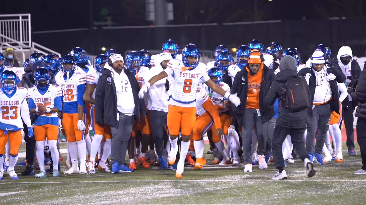 Short highlight package of the dramatic IHSA Class 6A champion between East St. Louis and Fenwick. Fenwick Football shocked the state of Illinois winning 38-28. Full game highlights to come Gateway Sports Venue