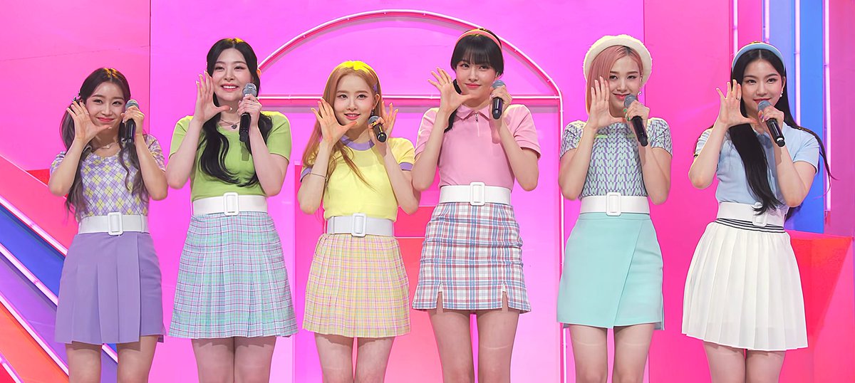 rookie stayc is so special… like this is girlhood