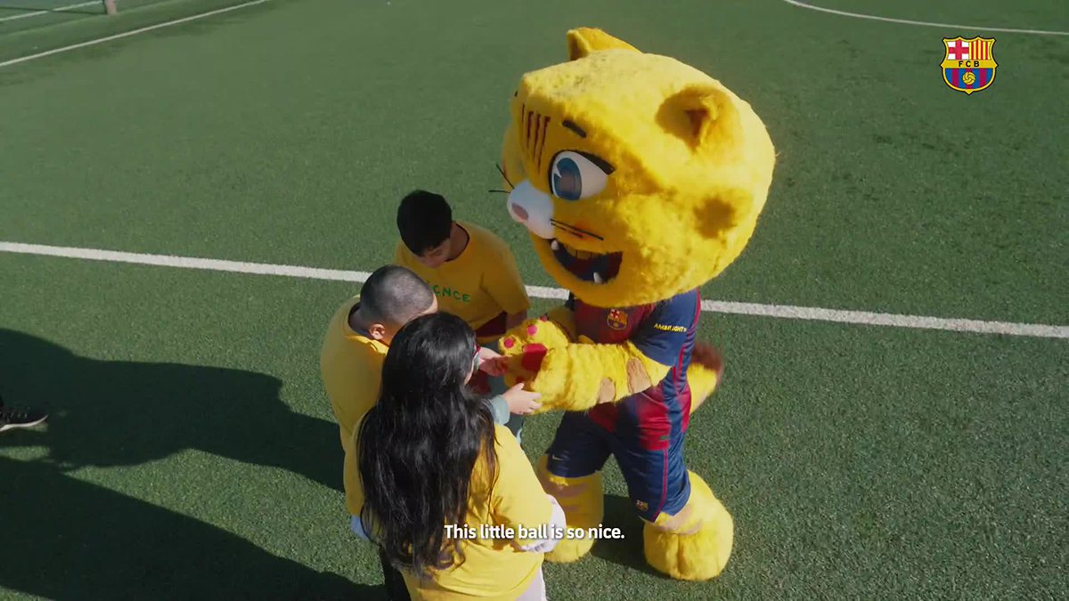 We celebrate the International Day of Persons with Disabilities with a very special meeting between mascot CAT and the first children from the charity ONCE to meet them a year ago. A meeting full of emotion!